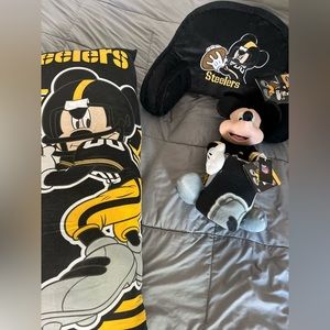 NFL Mickey Mouse Limited edition Steelers Throw and Pillow Set